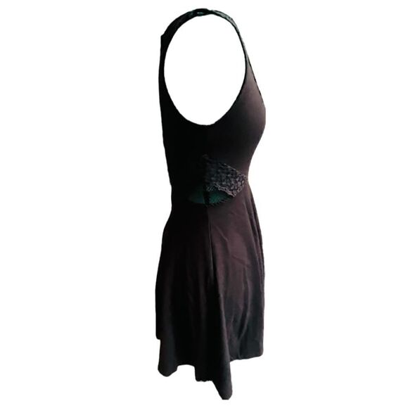 French Connection Little Black Dress VNeck Fit & Flare w/Lace Detail Size 2 - Picture 5 of 8